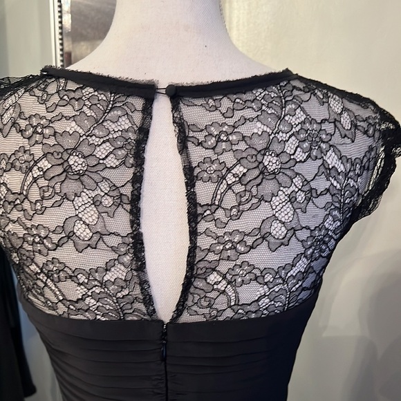 BCBGMAXAZRIA Black Silk and Lace Top Size 4 - Picture 5 of 11
